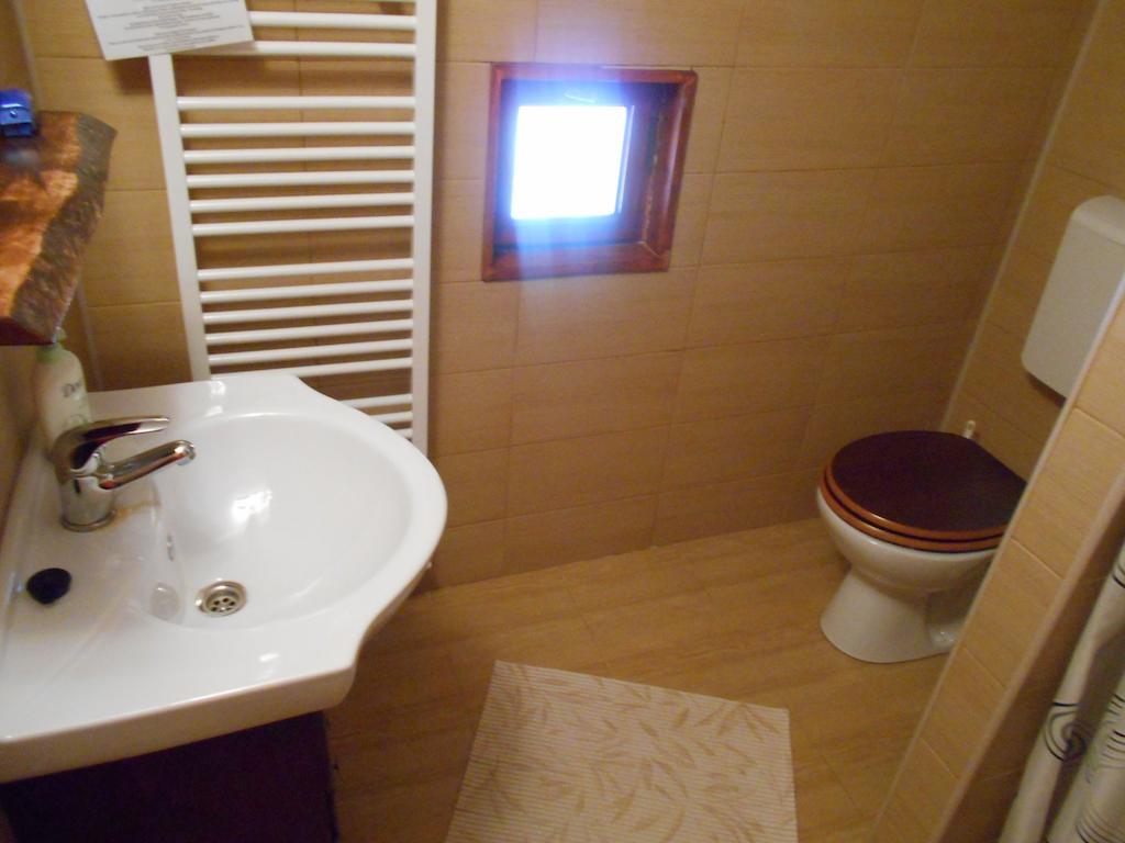 Pensiunea Doina Vadu Izei Habitación foto